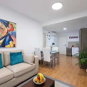 https://maninindra-hideaway-w-2-bedrooms-a-c-free-wifi.in-canary-islands.com